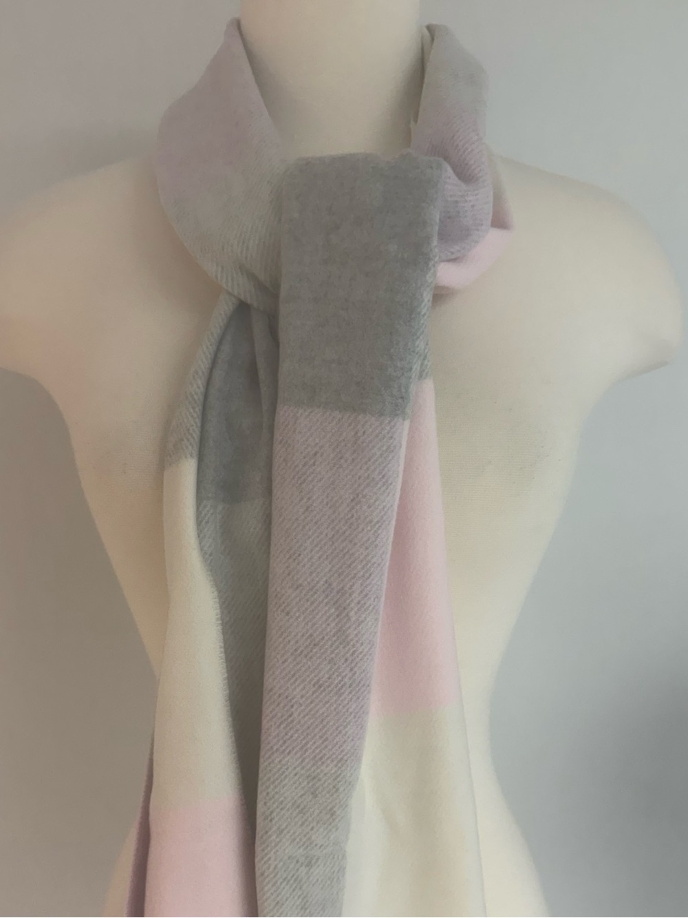 CASHMINK Plaid Soft Cozy Scarf NWOT